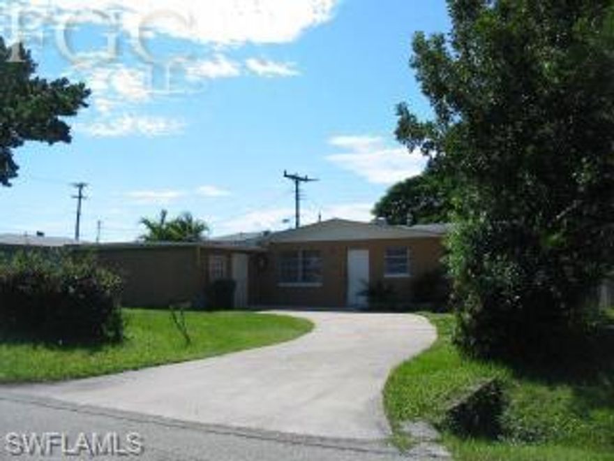 This is a Short Sale subject to existing lender's approval which could result in delays. This is a Handy Man Special and an incredible buy for an investor. Close to the Edison Mall.