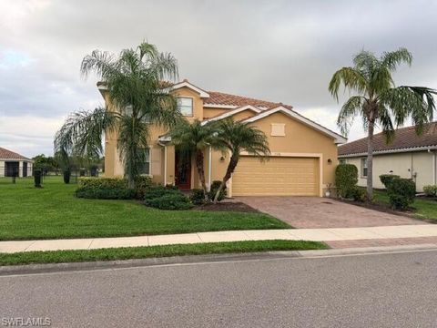 3576 Valle Santa CIR CAPE CORAL FL 33909