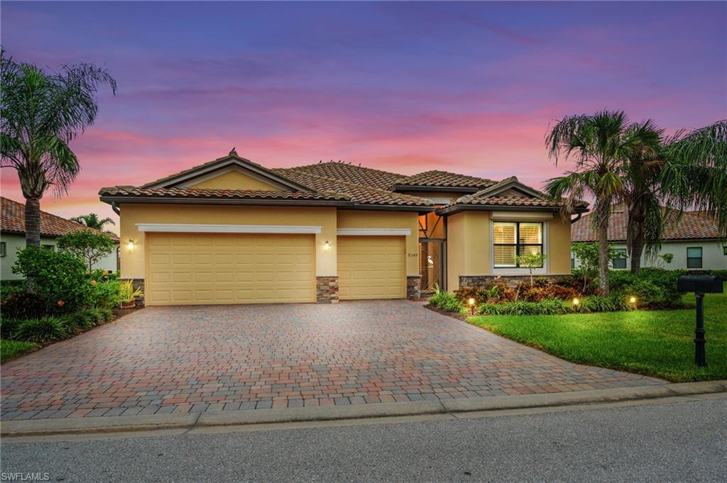 REFLECTION ISLES - Residential