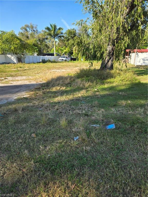 NORTH FORT MYERS - Land