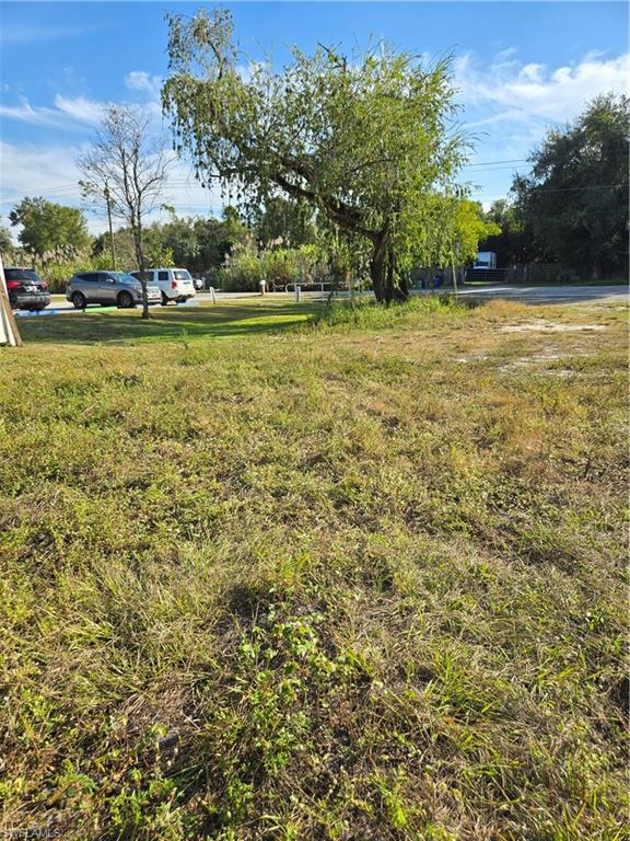 NORTH FORT MYERS - Land