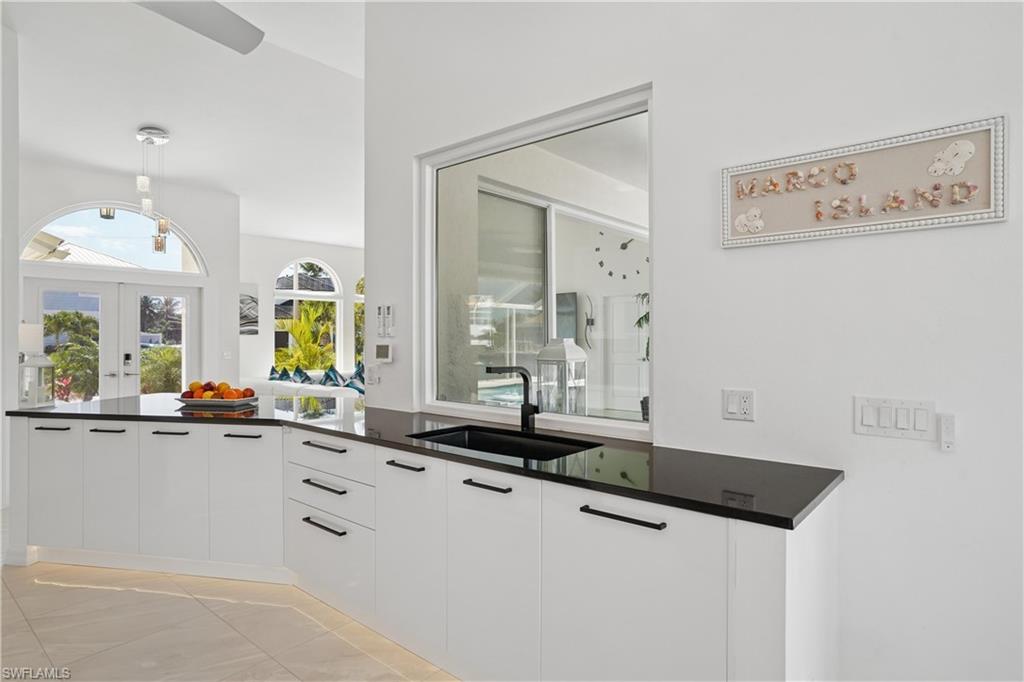 MARCO BEACH - Residential