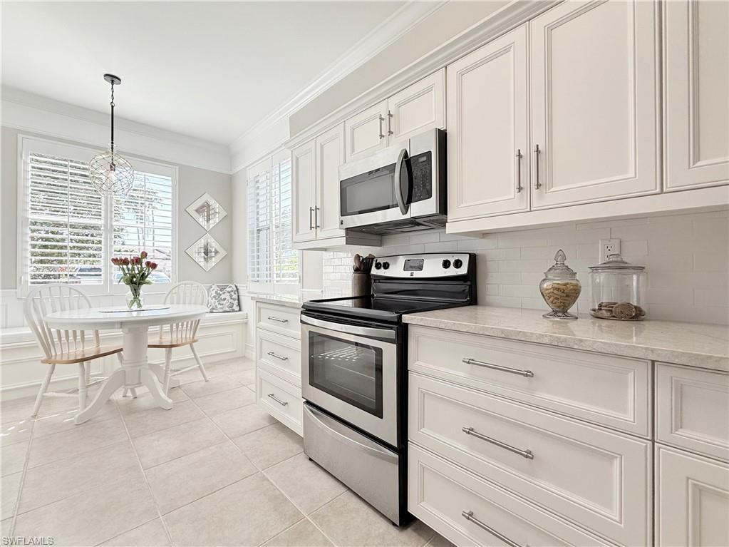 8555 Naples Heritage DR 211