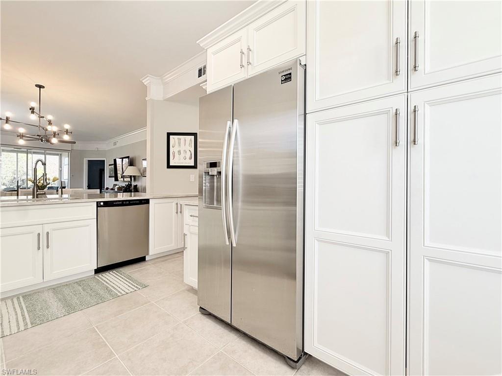 8555 Naples Heritage DR 211