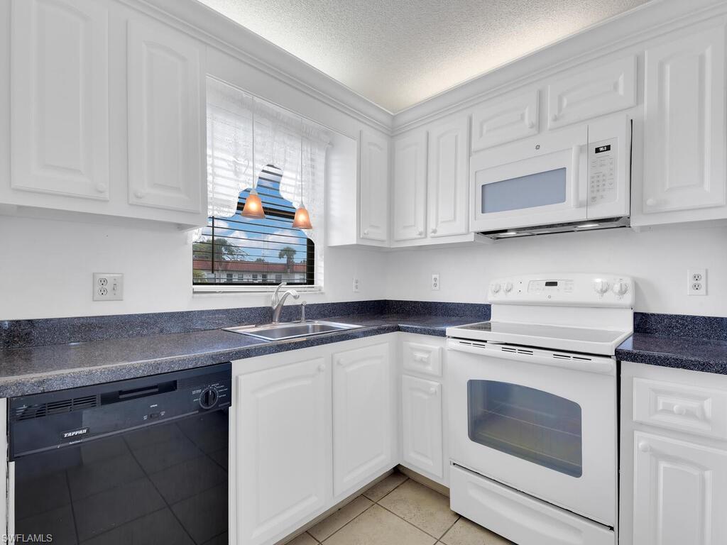 FAIRWAYS AT PAR FOUR - Residential