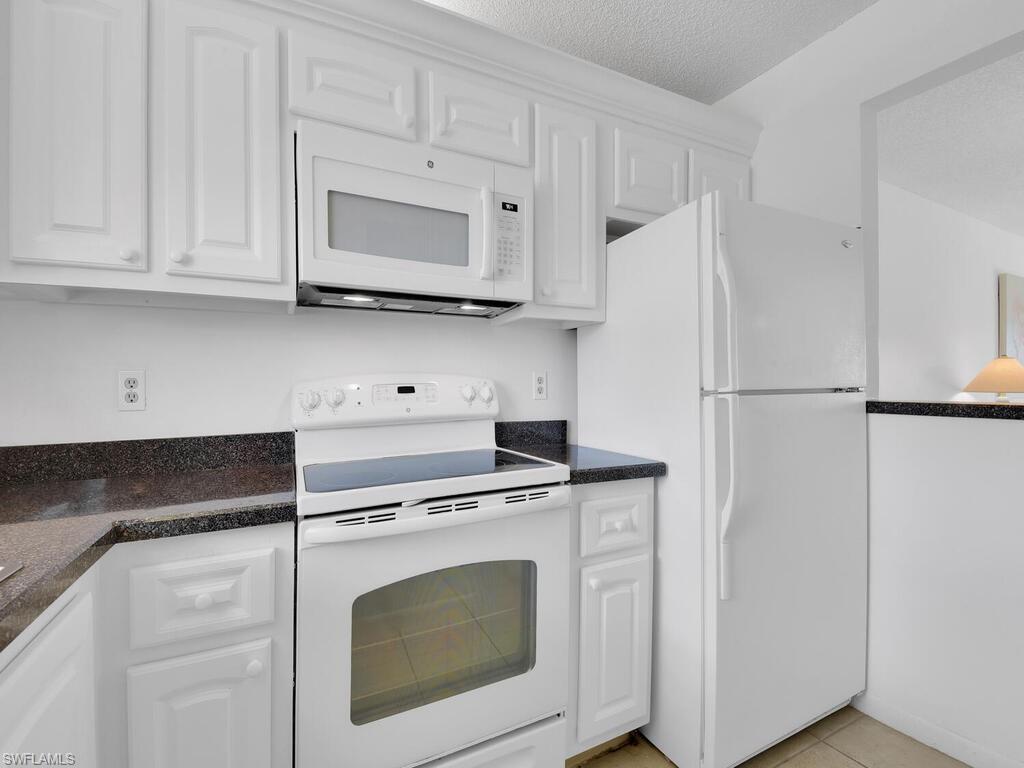 FAIRWAYS AT PAR FOUR - Residential