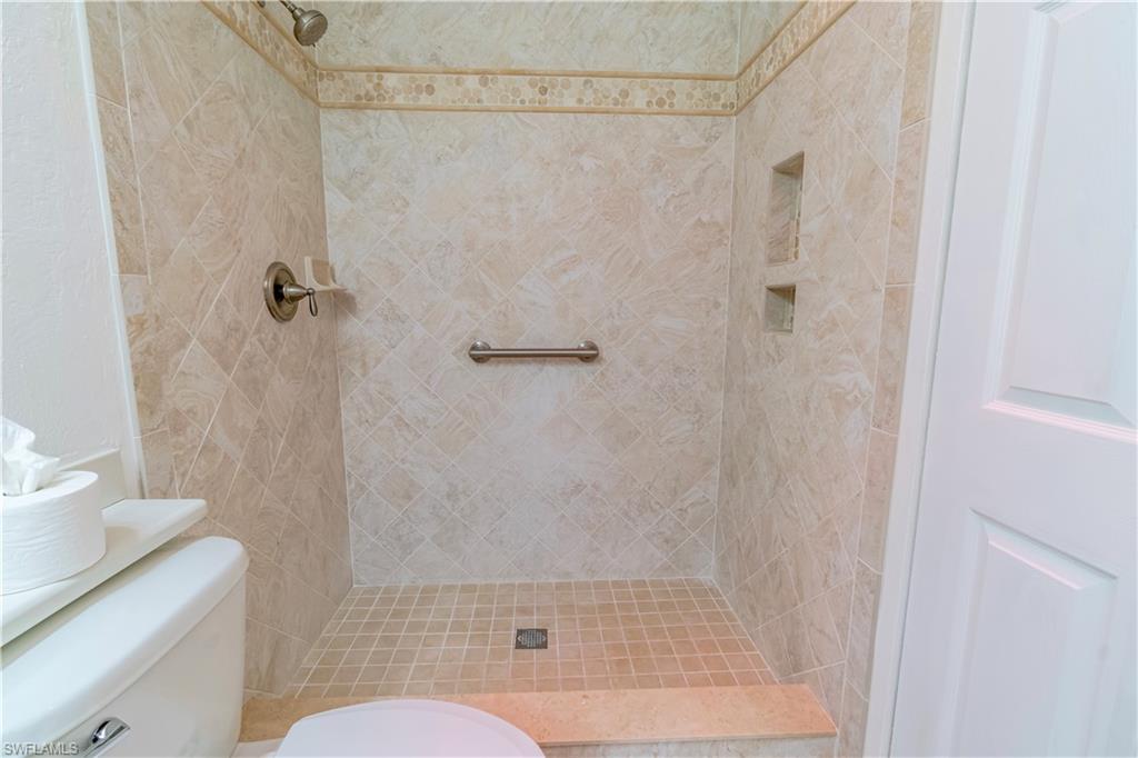 SEVEN LAKES - Residential