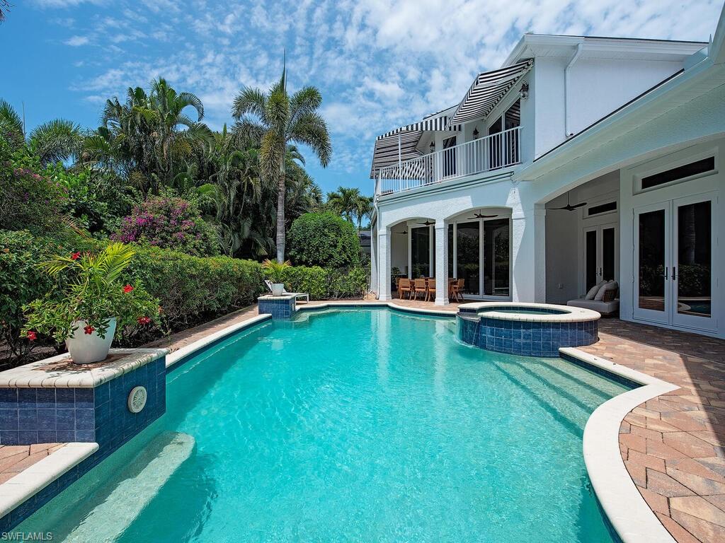 MOORINGS - Residential