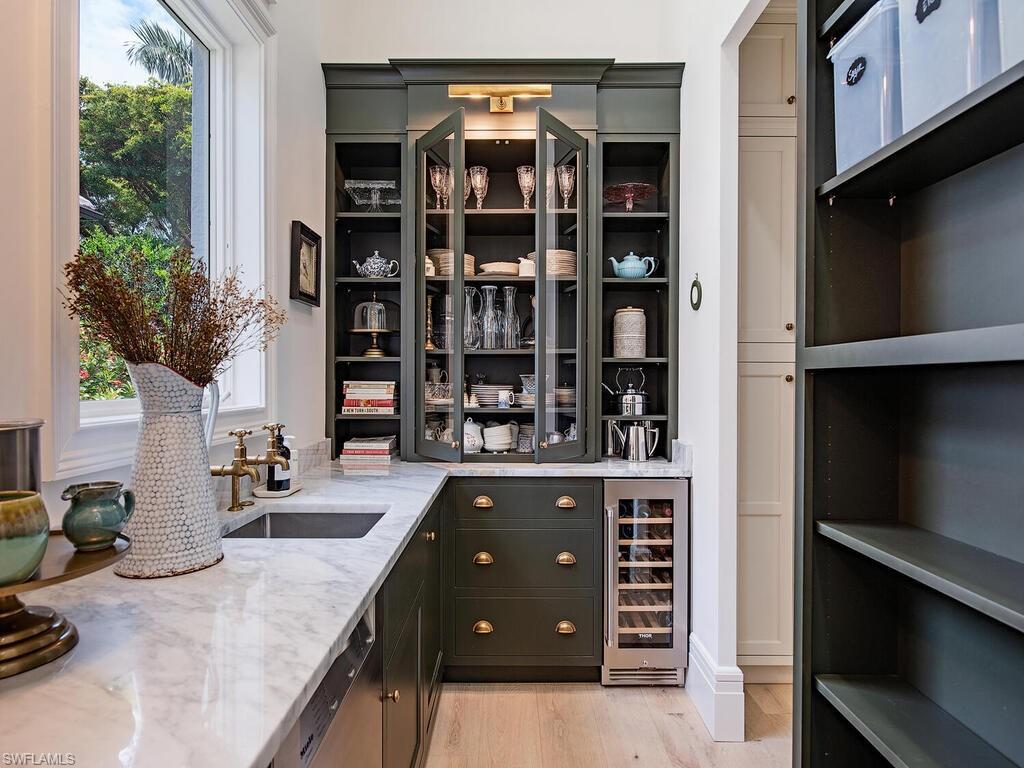 MOORINGS - Residential