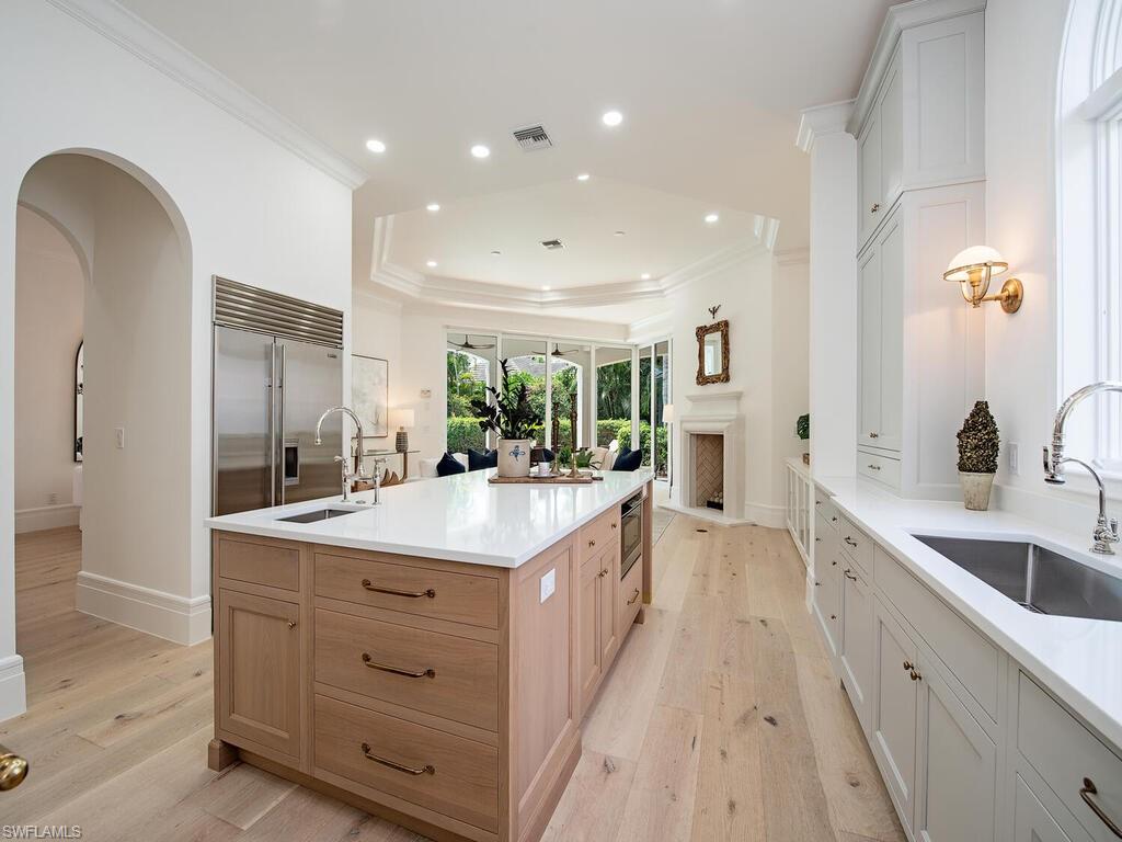 MOORINGS - Residential