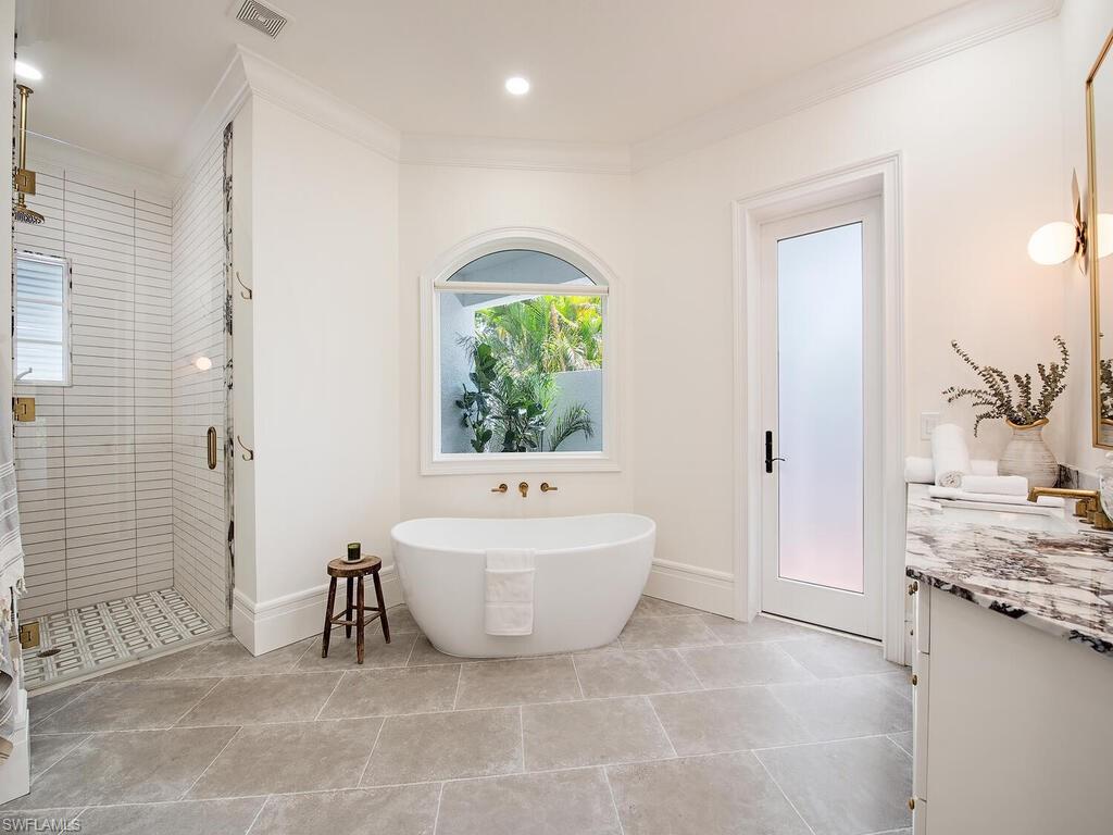 MOORINGS - Residential