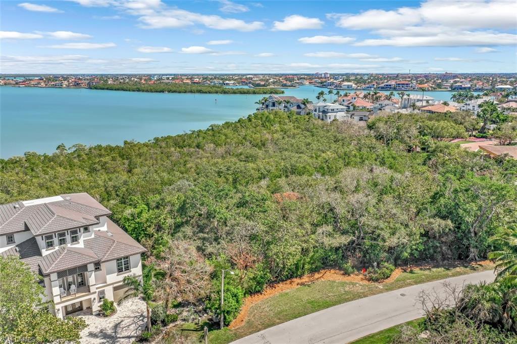 HIDEAWAY BEACH - Land