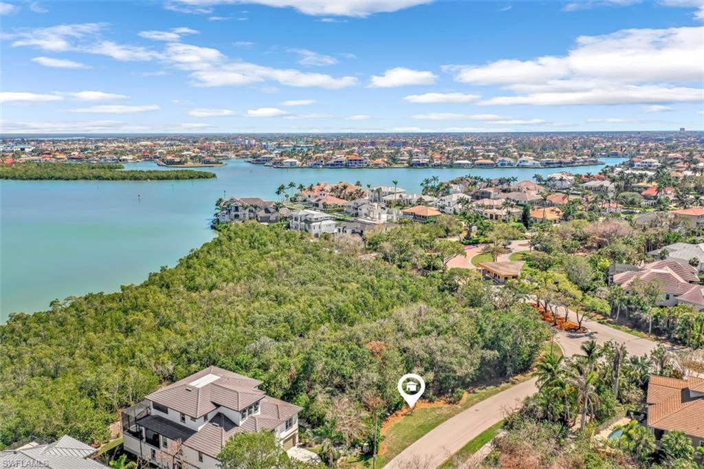 HIDEAWAY BEACH - Land