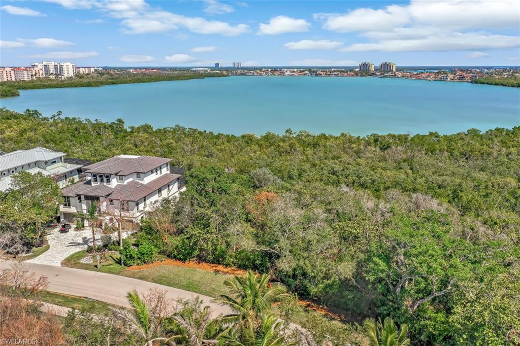 HIDEAWAY BEACH - Land