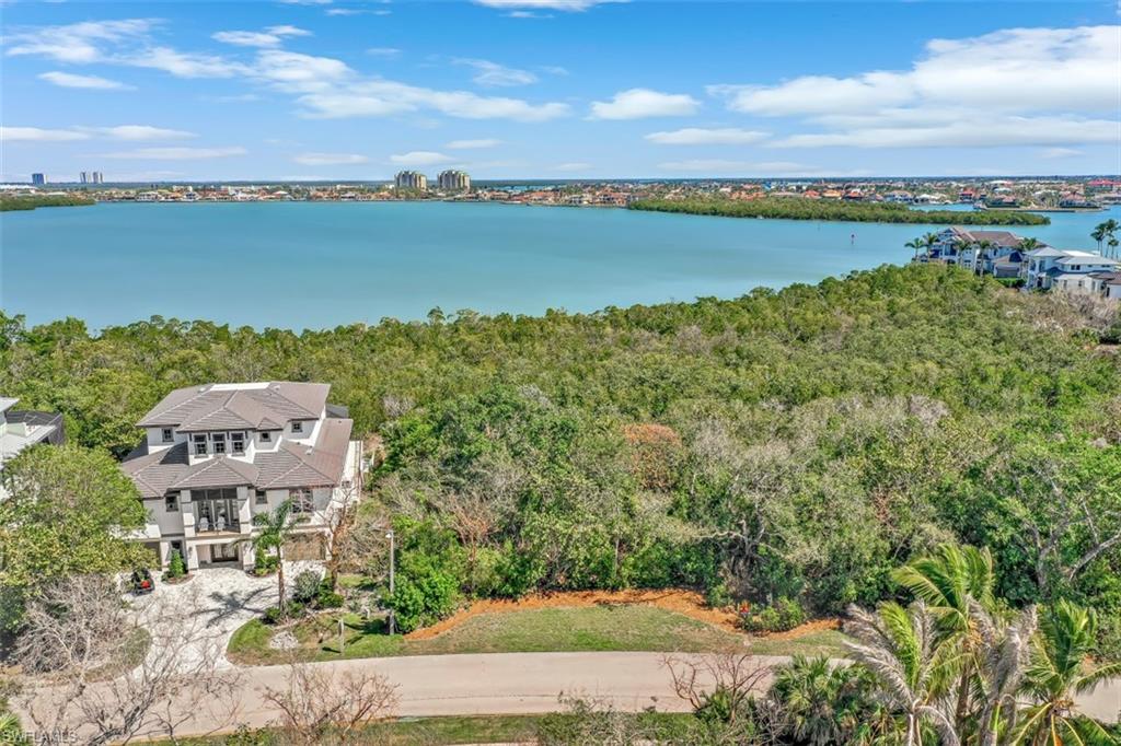 HIDEAWAY BEACH - Land