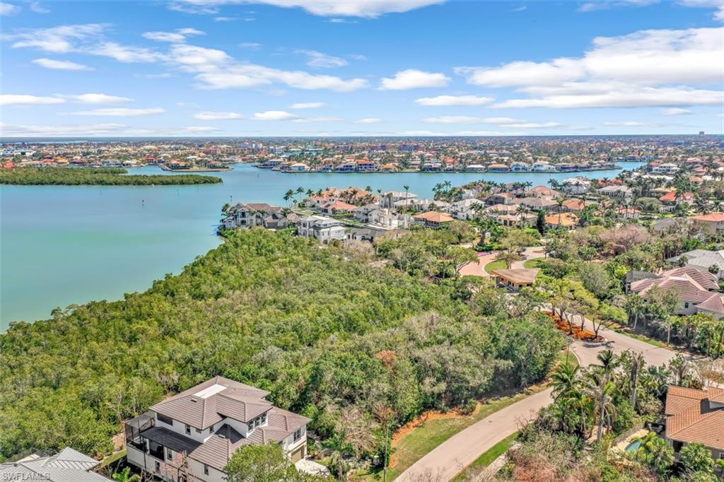 HIDEAWAY BEACH - Land