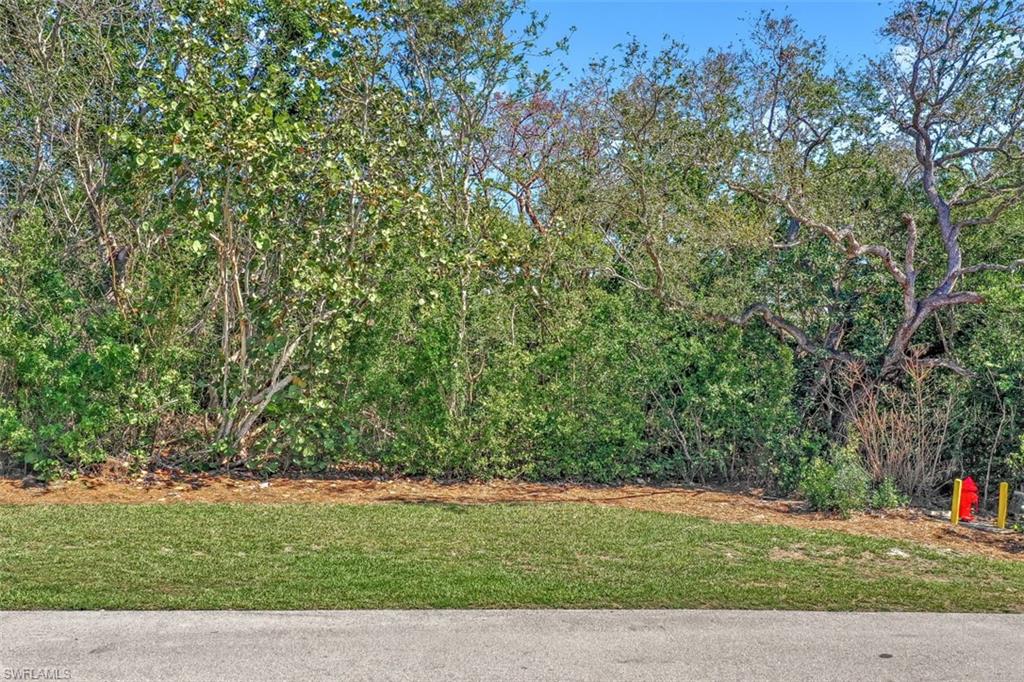 HIDEAWAY BEACH - Land