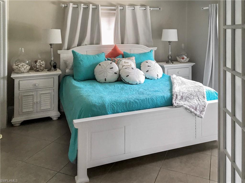 NAPLES PARK - Residential