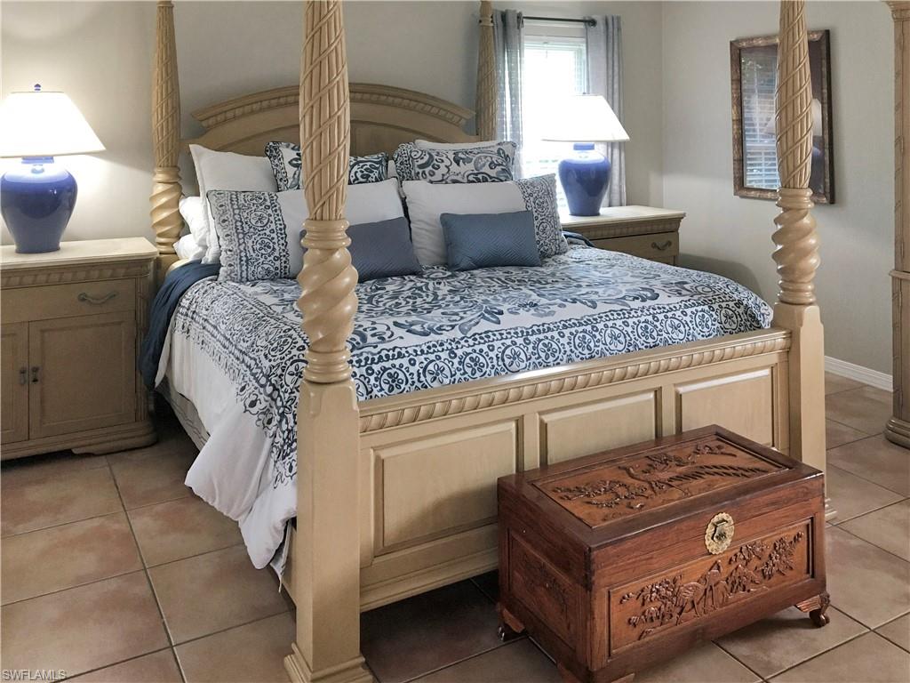 NAPLES PARK - Residential