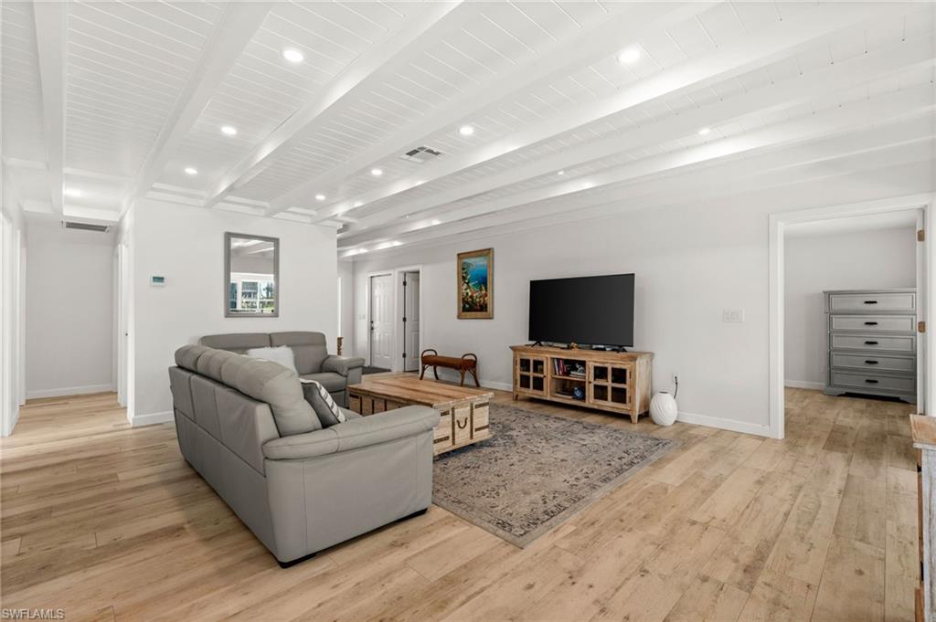 LAGUNA SHORES - Residential