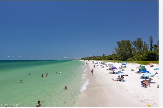 REFLECTION LAKES OF NAPLES - Residential
