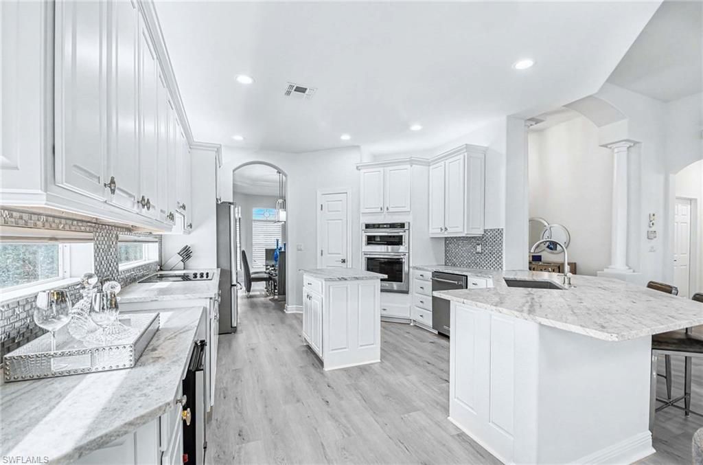 Photo of 4908 Sedgewood LN, NAPLES, FL 34112 (MLS # 226005406)