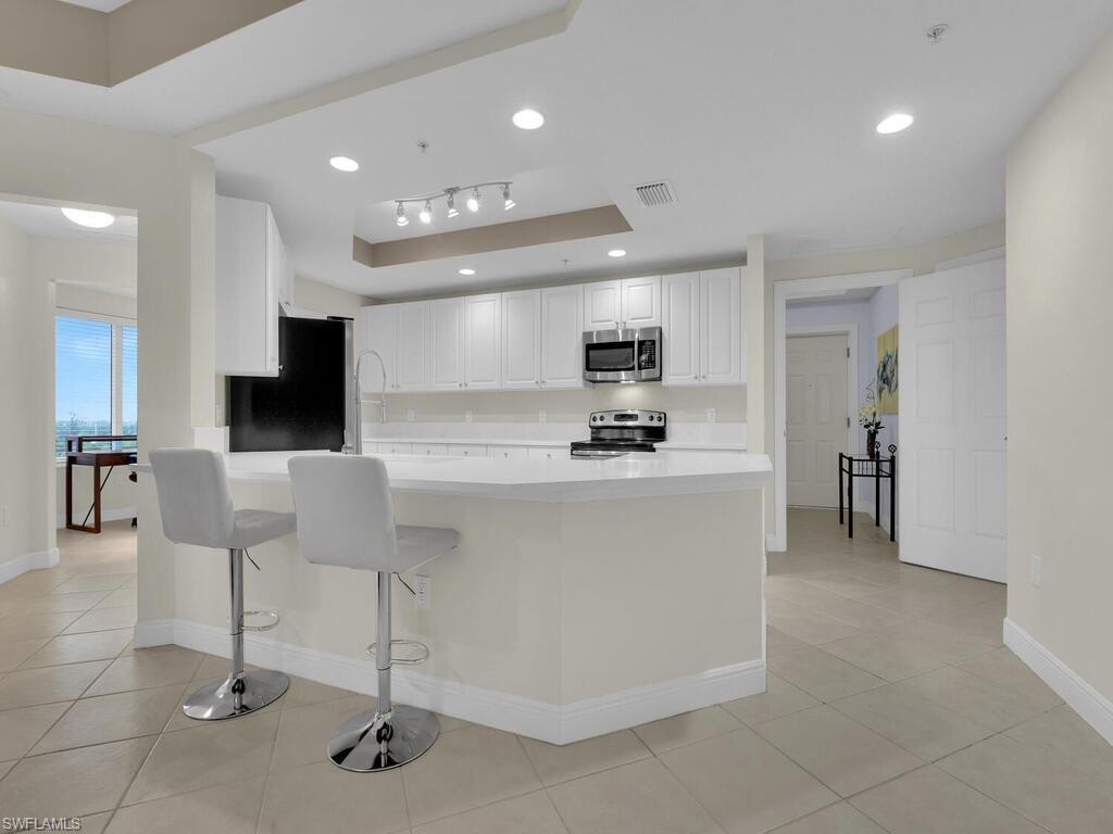 ST. TROPEZ - Residential Lease