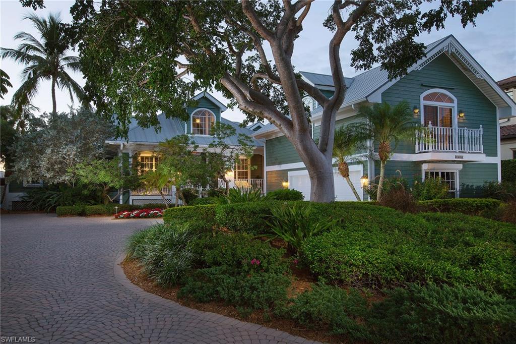 MOORINGS - Residential