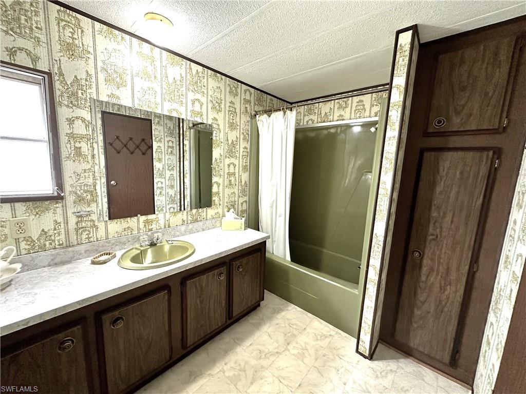 MOBILE MANOR - Residential