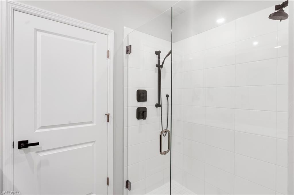 CRESCENT GROVE - Residential