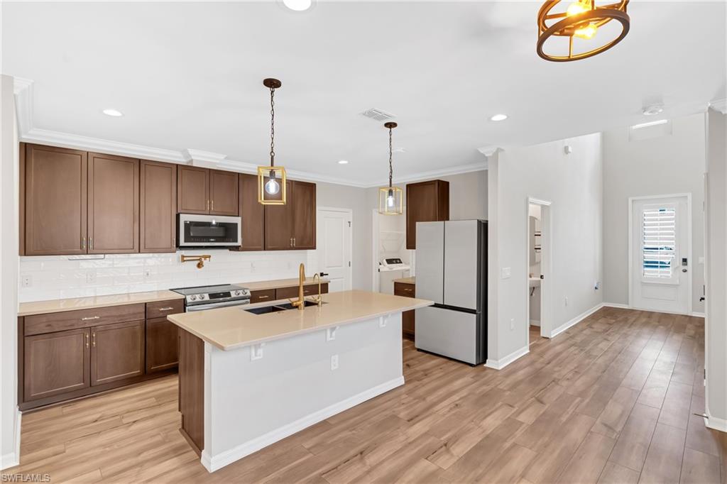 CRESCENT GROVE - Residential