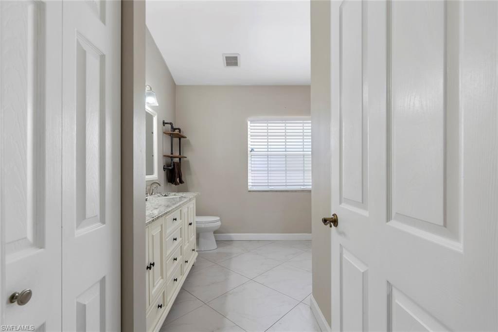 VALENCIA LAKES - Residential Lease