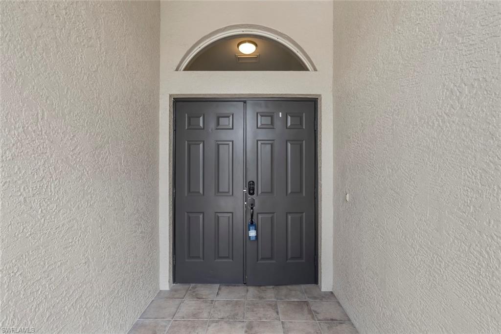 VALENCIA LAKES - Residential Lease