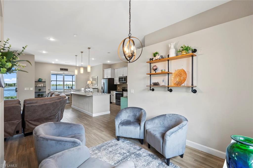 VALENCIA LAKES - Residential Lease