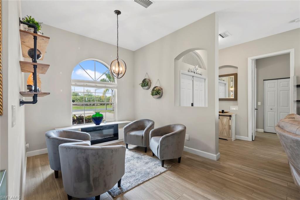 VALENCIA LAKES - Residential Lease