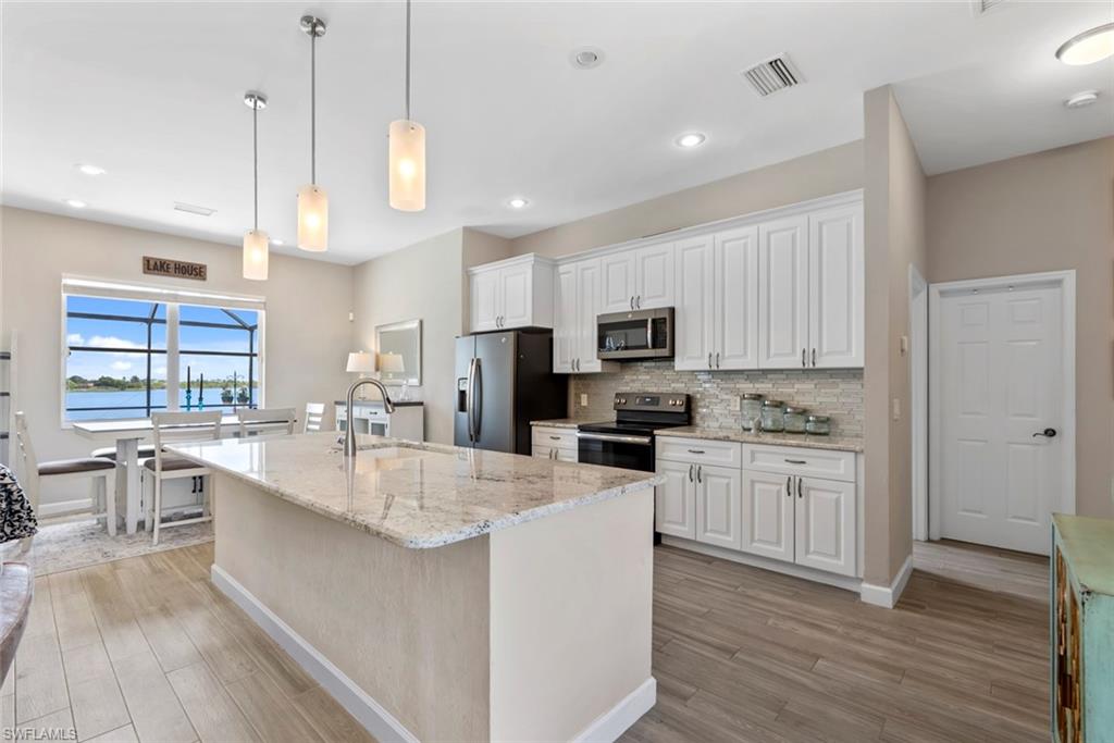 VALENCIA LAKES - Residential Lease