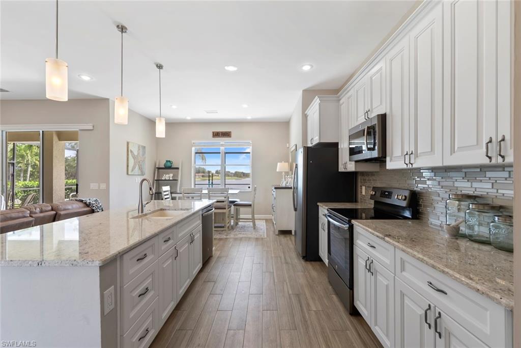 VALENCIA LAKES - Residential Lease