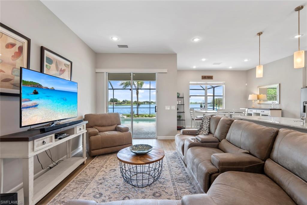 VALENCIA LAKES - Residential Lease