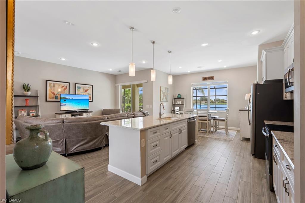 VALENCIA LAKES - Residential Lease