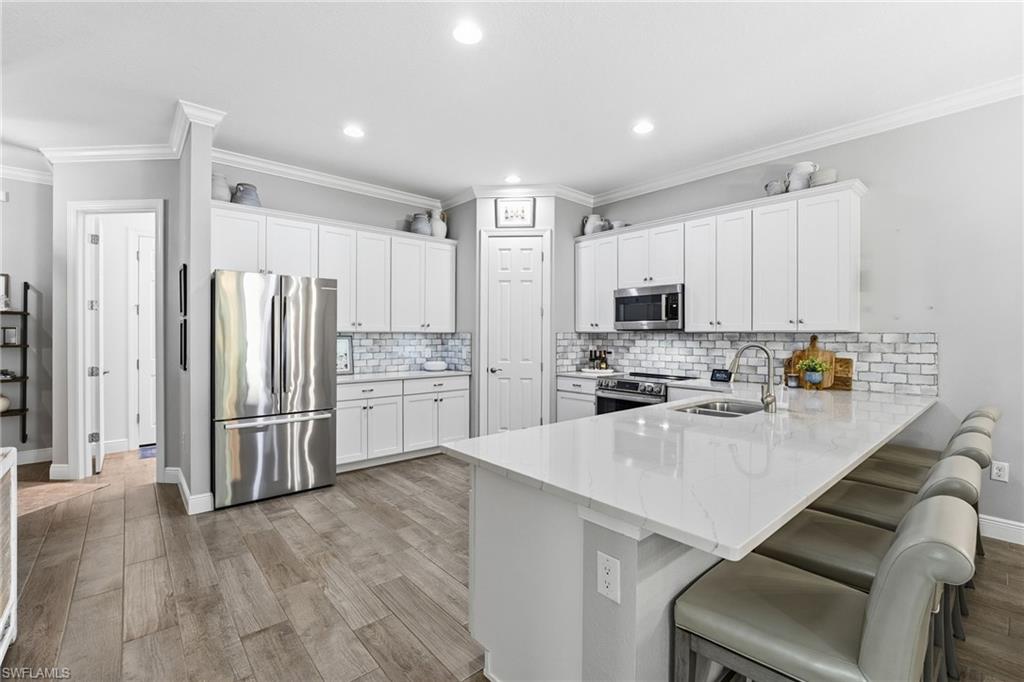 RIVERSIDE AVENUE VILLAS - Residential