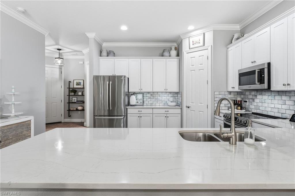 RIVERSIDE AVENUE VILLAS - Residential