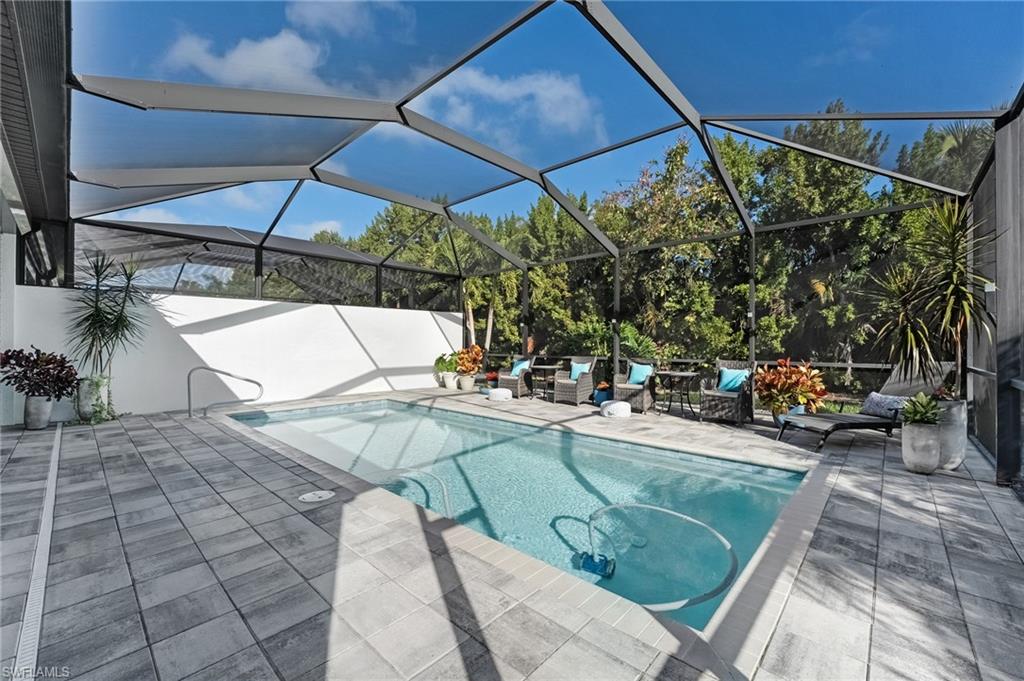 RIVERSIDE AVENUE VILLAS - Residential