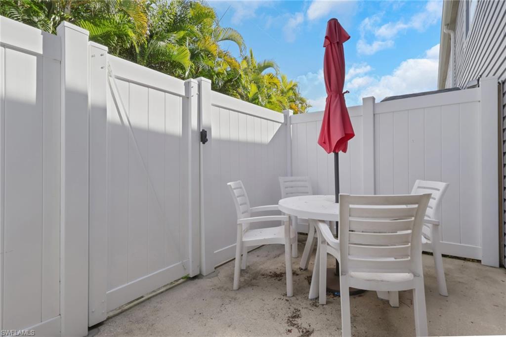 CAPE GARDENS CONDO - Residential