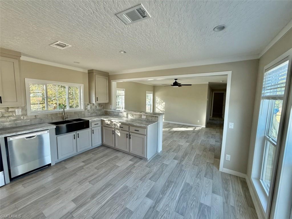 SUNCOAST ESTATE - Residential