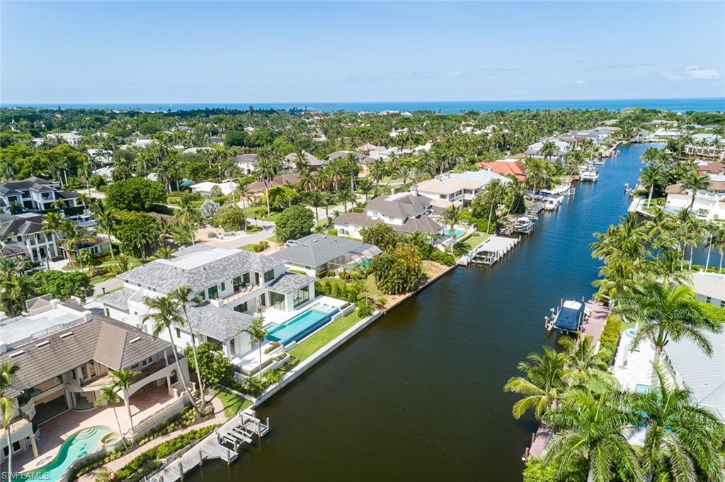 AQUALANE SHORES - Residential