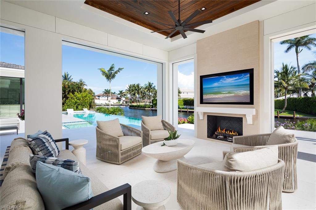 AQUALANE SHORES - Residential