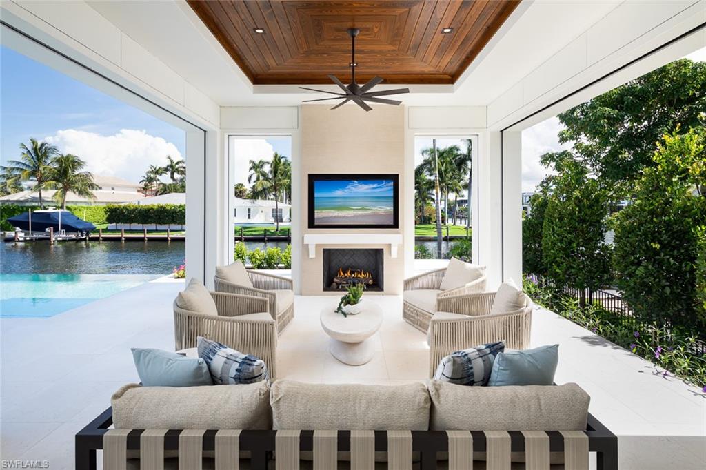 AQUALANE SHORES - Residential