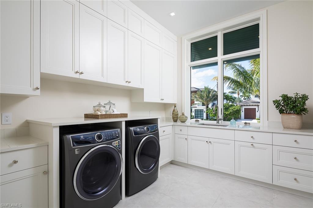 AQUALANE SHORES - Residential