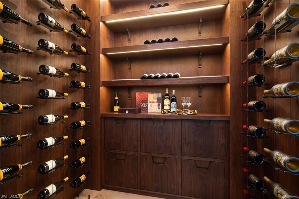 AQUALANE SHORES - Residential