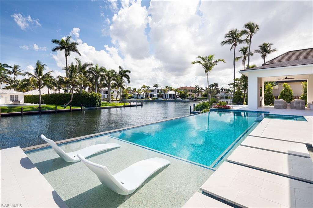 AQUALANE SHORES - Residential